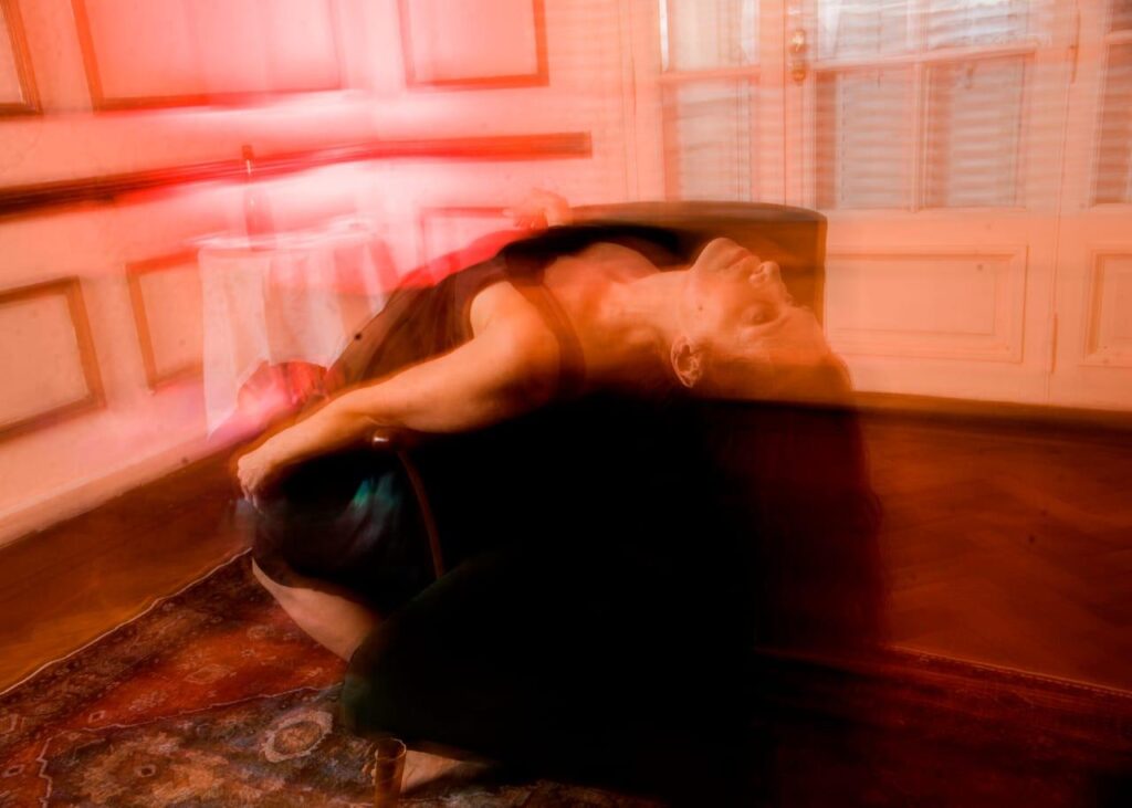 la caza de la mujer salvaje teatro el crisol